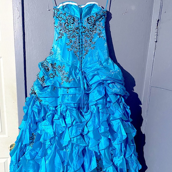 Strapless light Blue & Black lace BALL GOWN - (2nd STYLE) - Picture 4 of 11